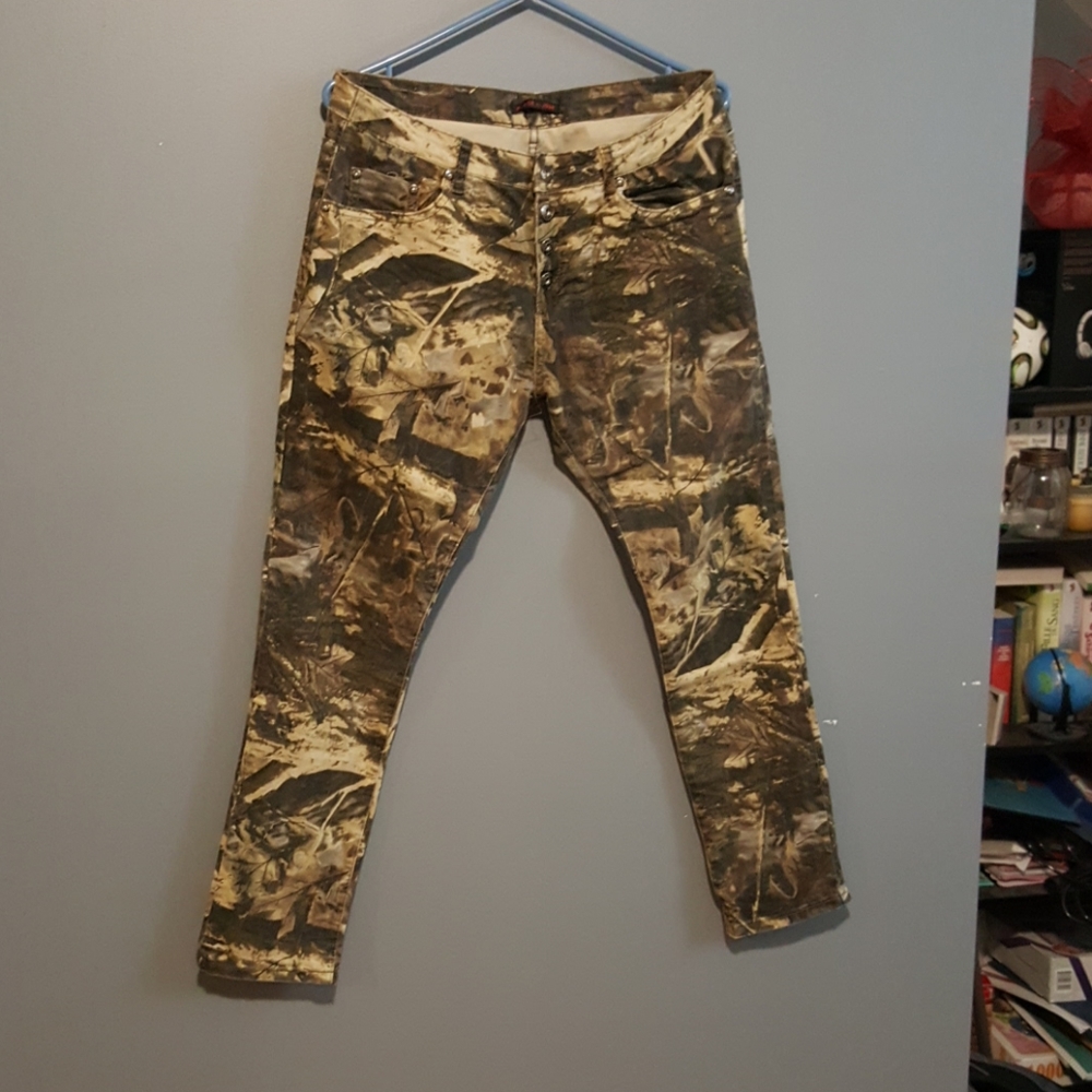 Camo leaf high waist pant